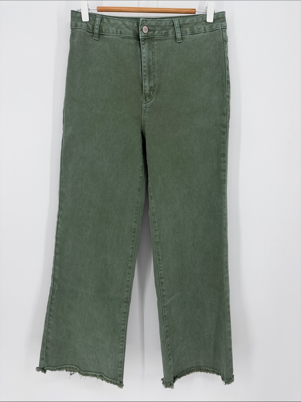 Zenana Green Wide Leg Crop Jeans Size Large Raw Hem High Rise